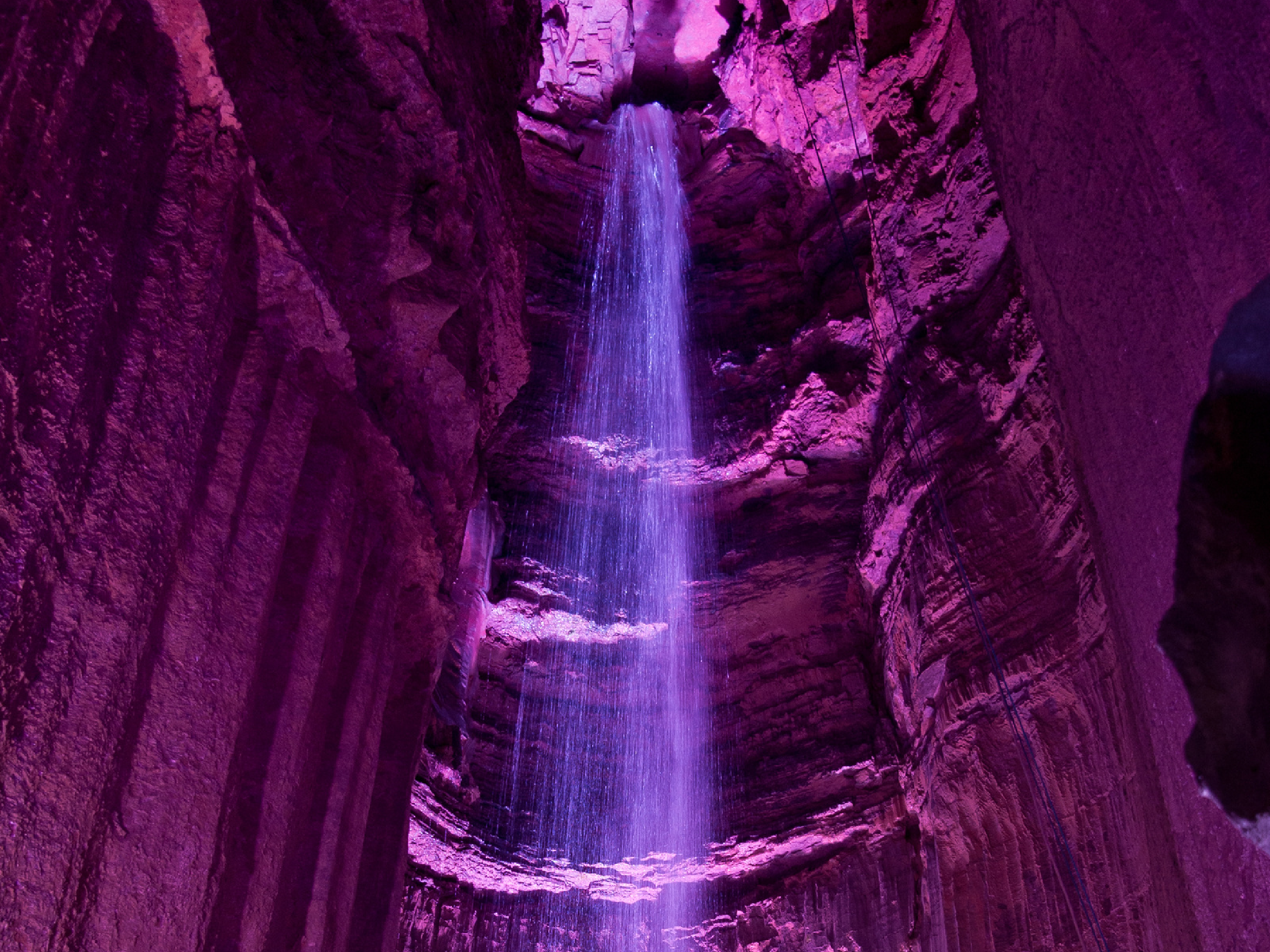 Aventura en Ruby Falls