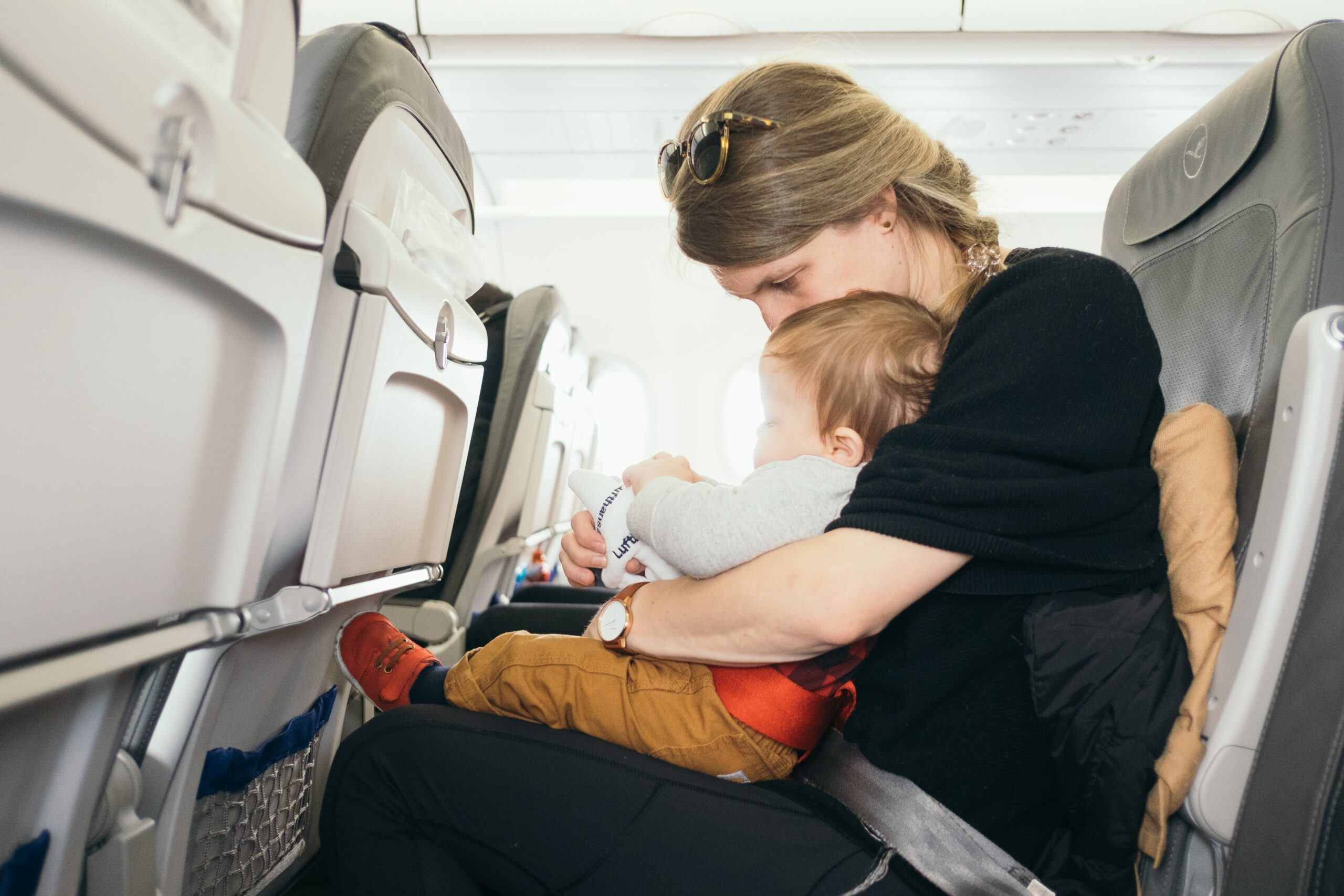 Consejos para viajar con bebés en avión