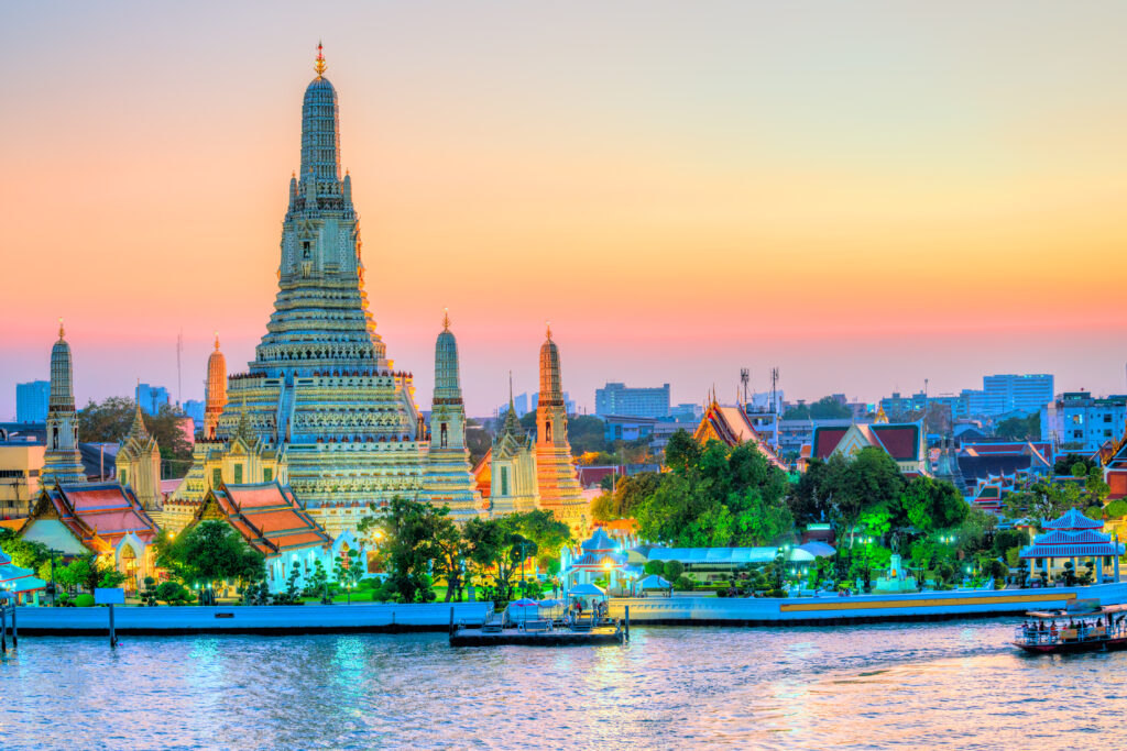Bangkok, Wat Arun, el Templo del Amanecer. Wat Arun es una de las principales atracciones de Bangkok, Tailandia.