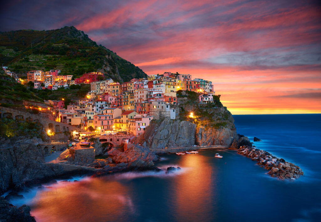 Famosa ciudad de Manarola en Italia - Cinque Terre, Liguria