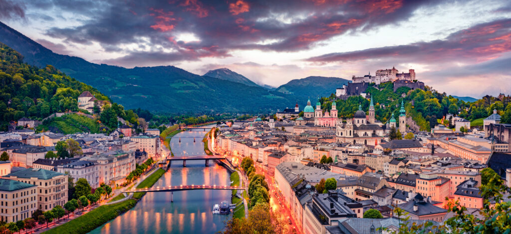 Paisaje urbano panorámico de verano de Salzburgo, Ciudad Vieja, lugar de nacimiento de